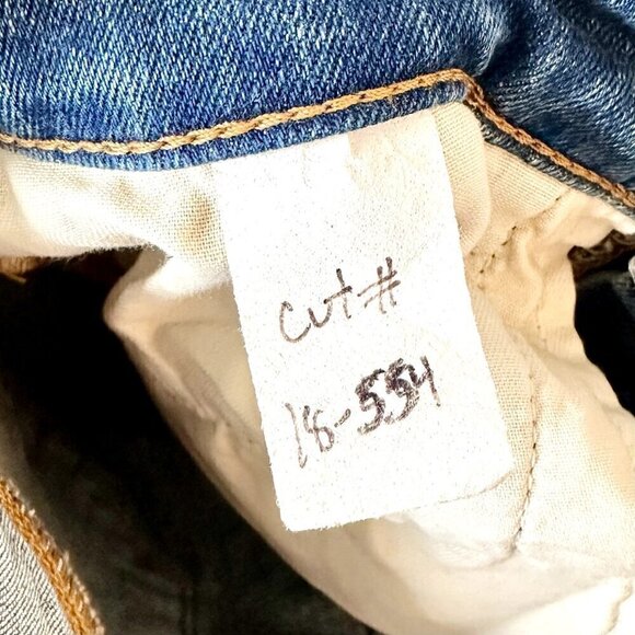 NWT L'AGENCE Straight Blue Jean - Size 25 - Picture 3 of 4